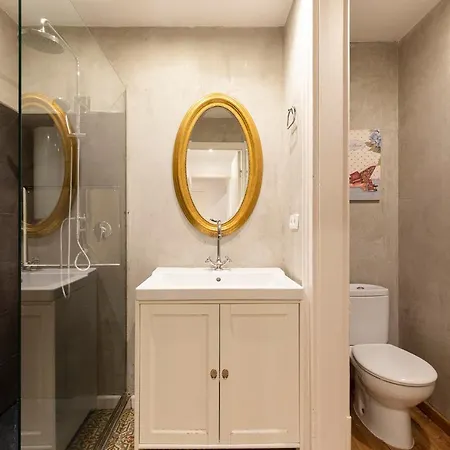 Central Suites Barcelona Апартаменты *